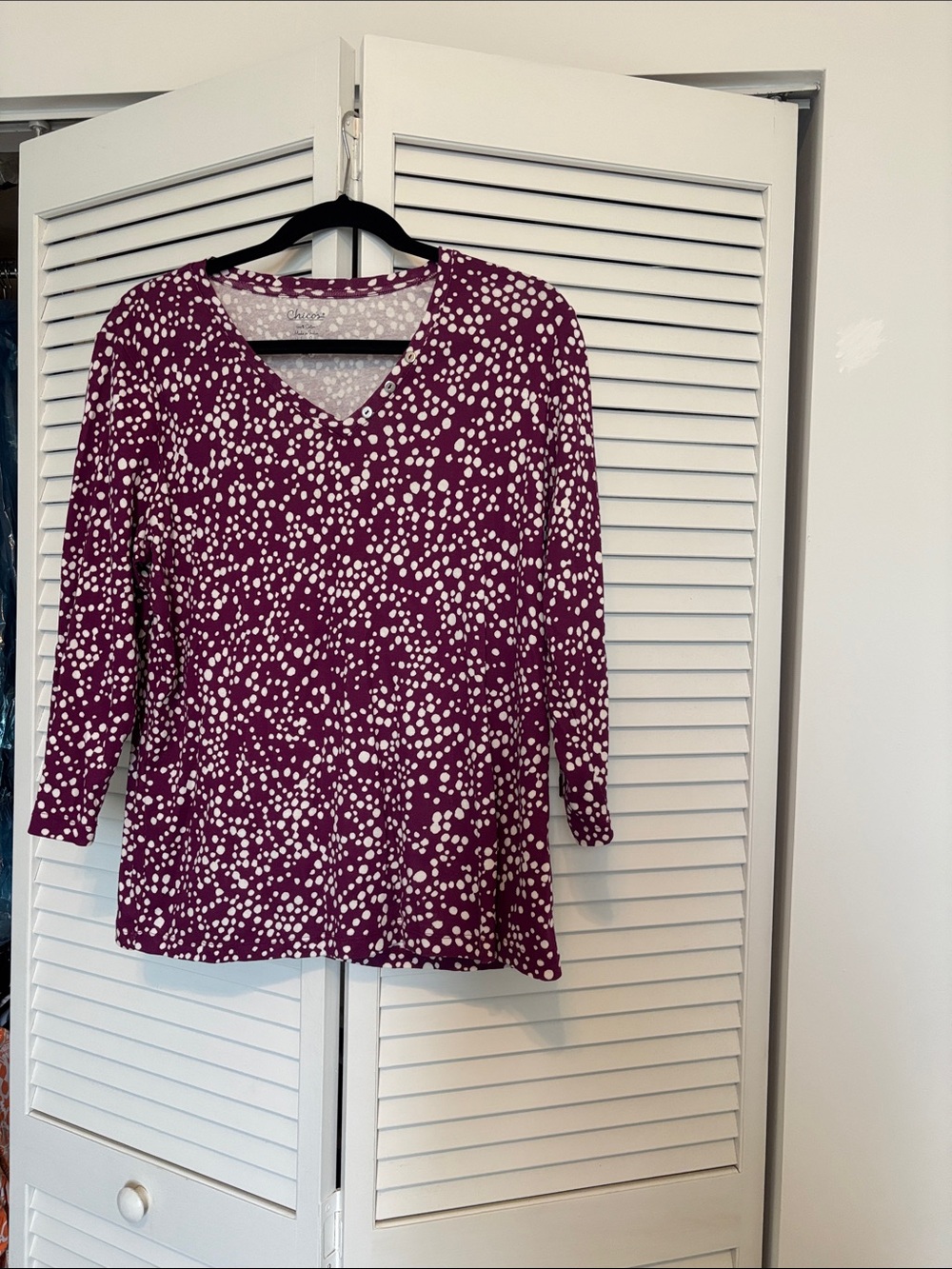 Chico’s Women's V-Neck Long Sleeve Top in Plum Dot